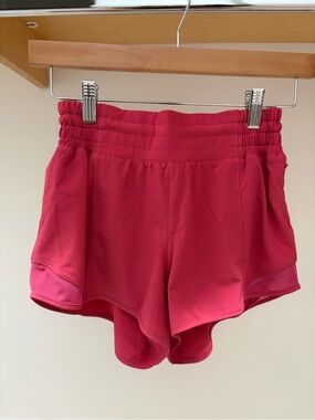 Lululemon High Rise Hotty Hot Shorts 2.5 Pink